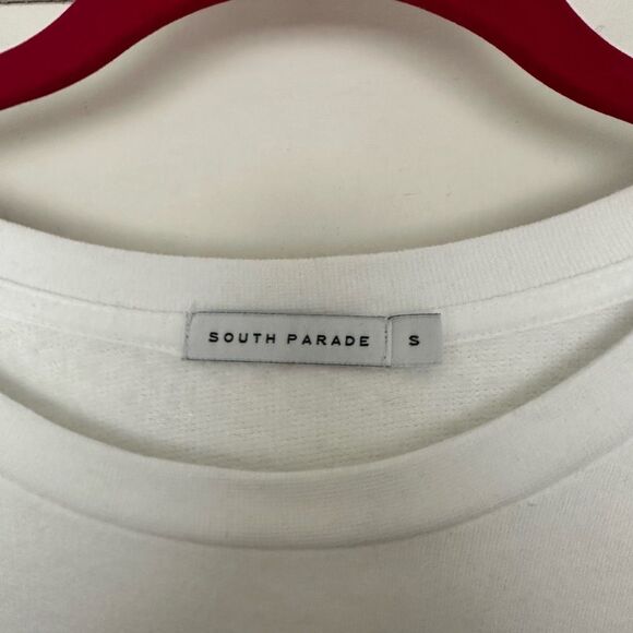 South Parade Women’s Small Le Weekend White Red Sweatshirt - Picture 3 of 6